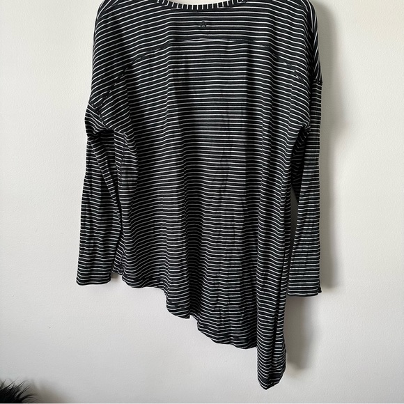 ⭐️ Lululemon | Black and White Striped Long Sleeve Top - Picture 8 of 8